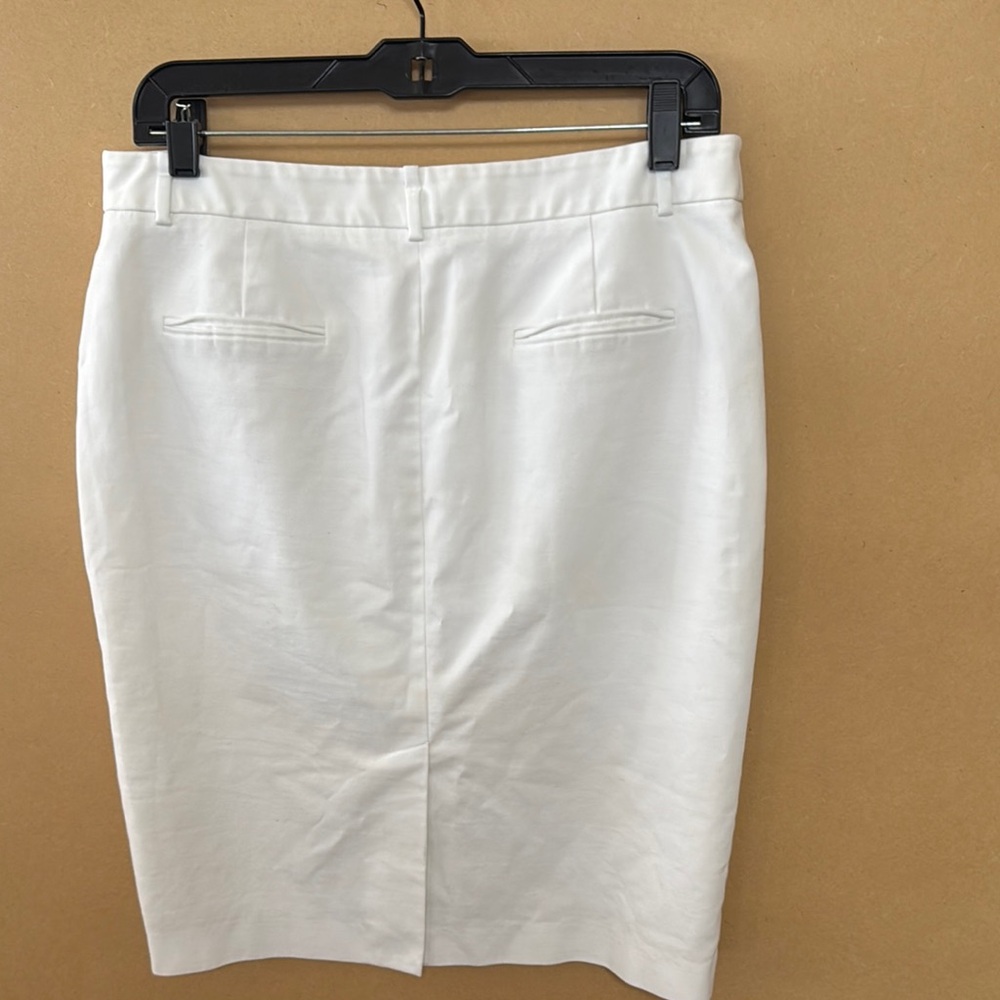Calvin Klein size L White Women's  simple white lined Skirt